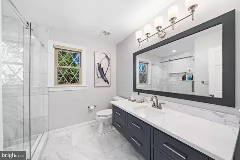 Bath - 15304 Watergate Rd, Silver Spring, MD 20905 photo 5 of 9