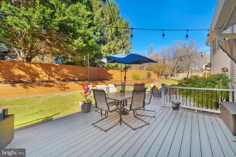 Exterior - 15304 Watergate Rd, Silver Spring, MD 20905 photo 5 of 18