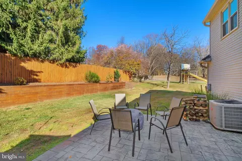 Exterior - 15304 Watergate Rd, Silver Spring, MD 20905 photo 10 of 18