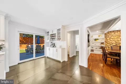 Entry Way - 15304 Watergate Rd, Silver Spring, MD 20905 photo 5 of 7