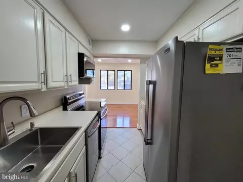 Kitchen - 17427 Hoskinson Rd, Poolesville, MD 20837 photo 1 of 1