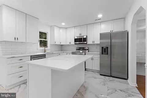 Kitchen - 1569 Ivystone Ct, Silver Spring, MD 20904 photo 3 of 3