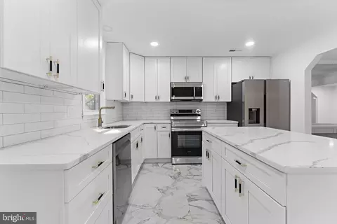 Kitchen - 1569 Ivystone Ct, Silver Spring, MD 20904 photo 1 of 3