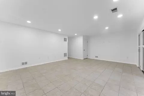 Living - 1569 Ivystone Ct, Silver Spring, MD 20904 photo 6 of 6