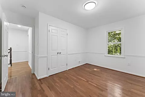 Entry Way - 1569 Ivystone Ct, Silver Spring, MD 20904 photo 6 of 7