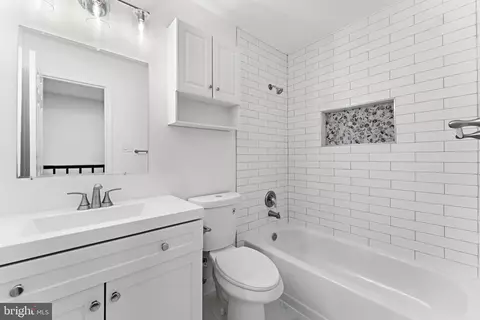 Bath - 1569 Ivystone Ct, Silver Spring, MD 20904 photo 2 of 2