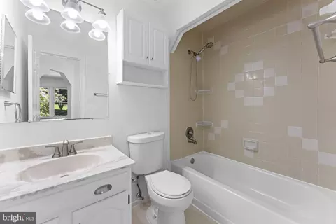 Bath - 1569 Ivystone Ct, Silver Spring, MD 20904 photo 1 of 2