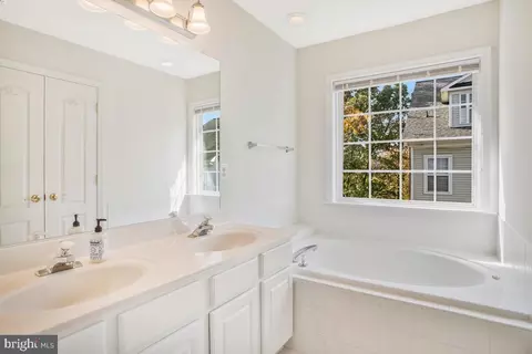 Bath - 2108 Darcy Green Pl, Silver Spring, MD 20910 photo 2 of 3