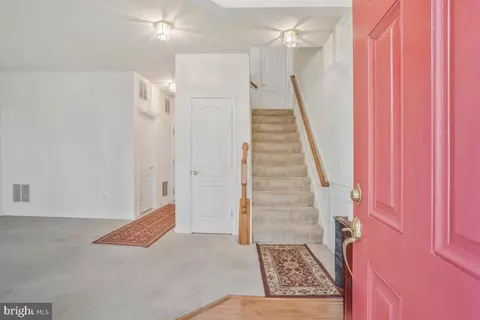 Entry Way - 2108 Darcy Green Pl, Silver Spring, MD 20910 photo 2 of 5