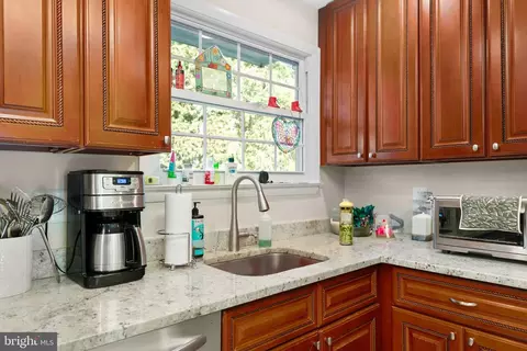708 Piping Rock Dr, Silver Spring, MD 20905 photo 12