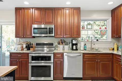 708 Piping Rock Dr, Silver Spring, MD 20905 photo 13