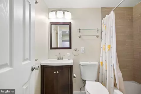 708 Piping Rock Dr, Silver Spring, MD 20905 photo 37