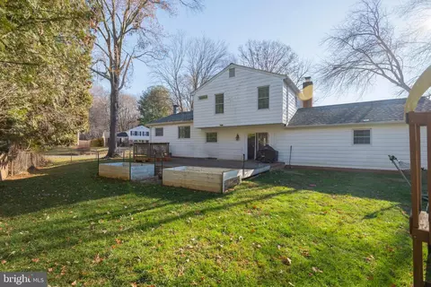 708 Piping Rock Dr, Silver Spring, MD 20905 photo 3