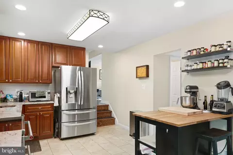 708 Piping Rock Dr, Silver Spring, MD 20905 photo 11