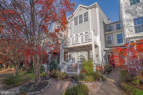 5 Crusader Ct, Germantown, MD 20874