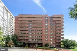4550 N Park Ave #810, Chevy Chase, MD 20815
