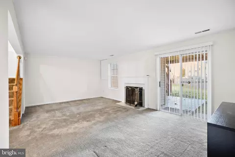 Living - 14809 Melfordshire Way, Silver Spring, MD 20906 photo 3 of 3