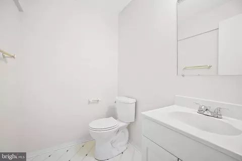 Bath - 14809 Melfordshire Way, Silver Spring, MD 20906 photo 2 of 2