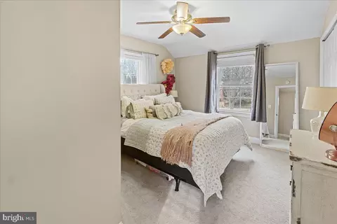Bedroom - 1000 Dennis Ave, Silver Spring, MD 20901 photo 2 of 6