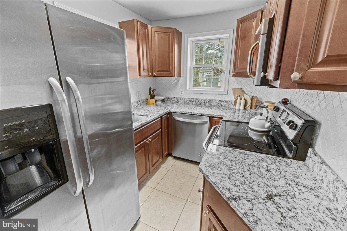 Kitchen - 1000 Dennis Ave, Silver Spring, MD 20901 photo 1 of 4