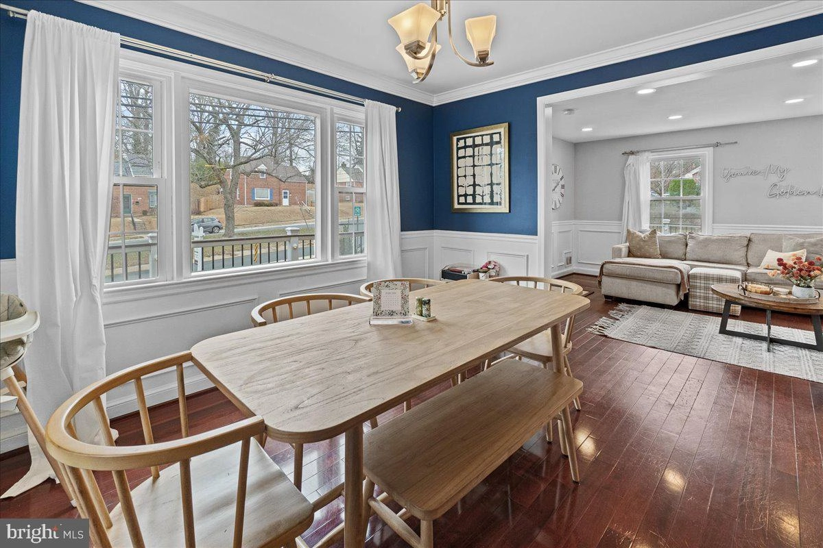 Dining - 1000 Dennis Ave, Silver Spring, MD 20901 photo 4 of 5