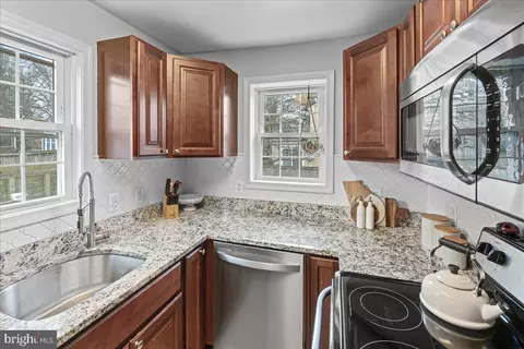 Kitchen - 1000 Dennis Ave, Silver Spring, MD 20901 photo 4 of 4