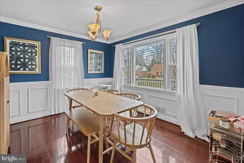 Dining - 1000 Dennis Ave, Silver Spring, MD 20901 photo 2 of 5