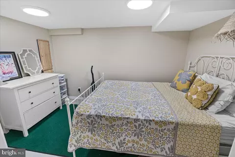 Bedroom - 1000 Dennis Ave, Silver Spring, MD 20901 photo 6 of 6