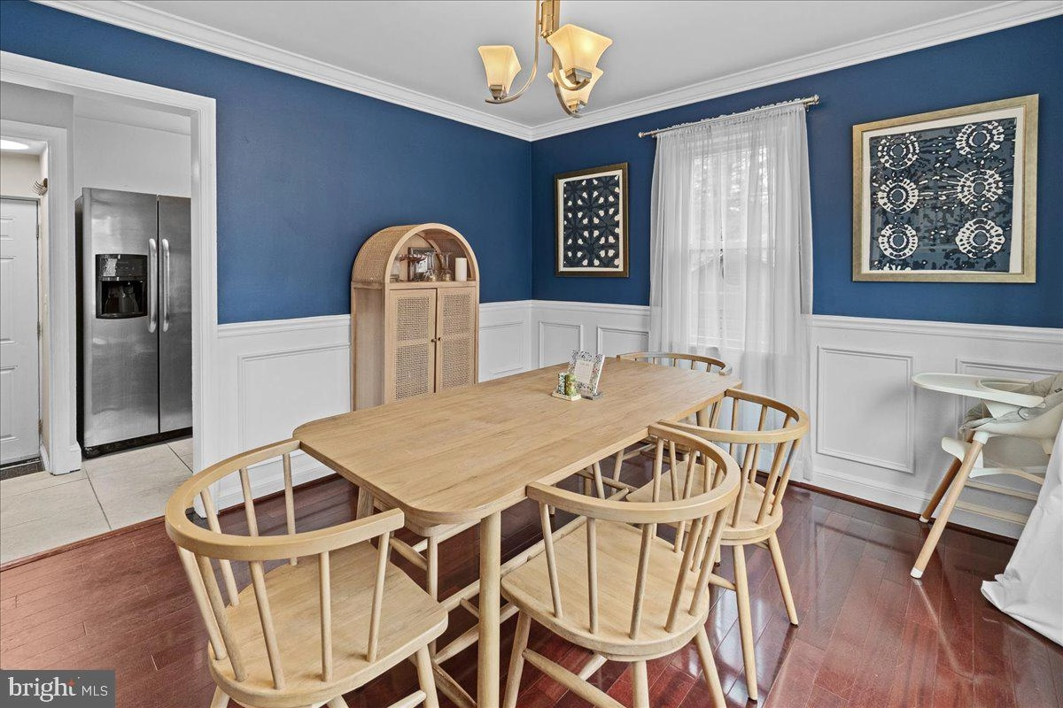 Dining - 1000 Dennis Ave, Silver Spring, MD 20901 photo 3 of 5