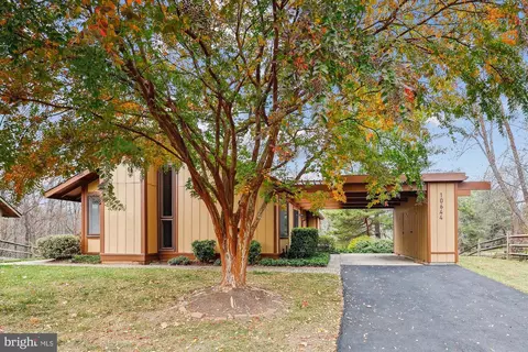10644 Wayridge Dr, Gaithersburg, MD 20886