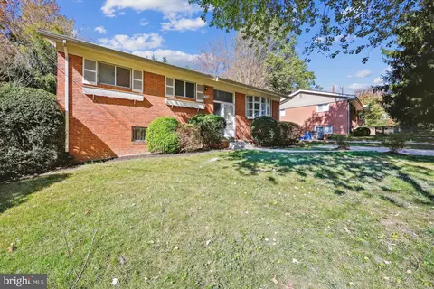 9708 Belvedere Pl, Silver Spring, MD 20910 photo 2