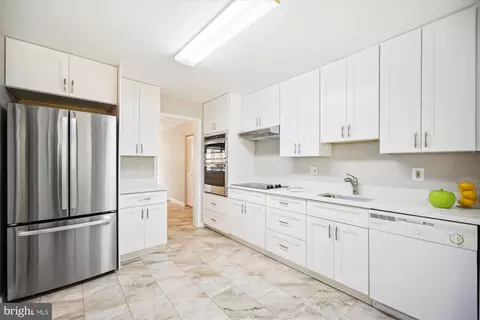 9708 Belvedere Pl, Silver Spring, MD 20910 photo 8