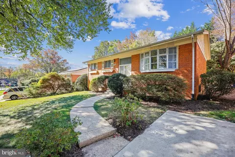 9708 Belvedere Pl, Silver Spring, MD 20910 photo 3