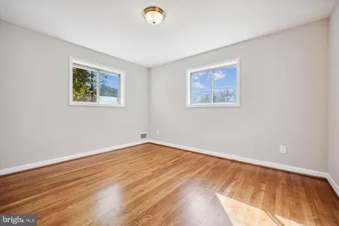 9708 Belvedere Pl, Silver Spring, MD 20910 photo 16