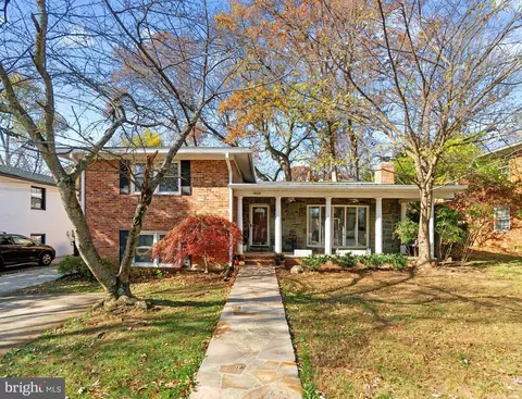 9604 Wadsworth Dr, Bethesda, MD 20817