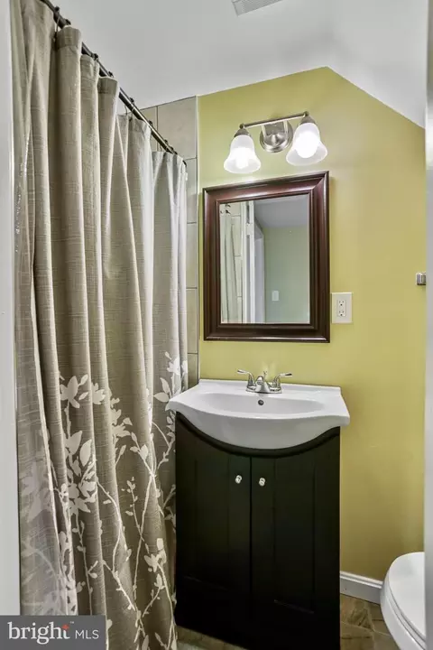 Bath - 14916 Habersham Cir, Silver Spring, MD 20906 photo 4 of 4