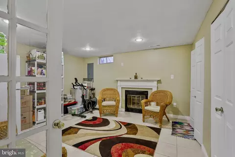 Entry Way - 14916 Habersham Cir, Silver Spring, MD 20906 photo 3 of 3