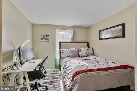 Bedroom - 14916 Habersham Cir, Silver Spring, MD 20906 photo 3 of 4