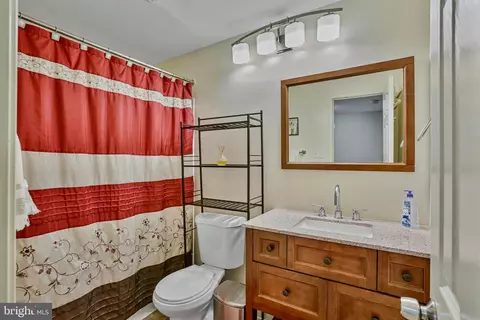 Bath - 14916 Habersham Cir, Silver Spring, MD 20906 photo 3 of 4