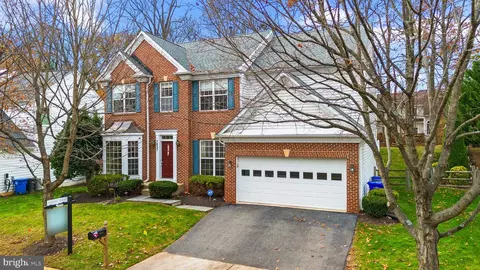 7827 Heritage Farm Dr, Gaithersburg, MD 20886