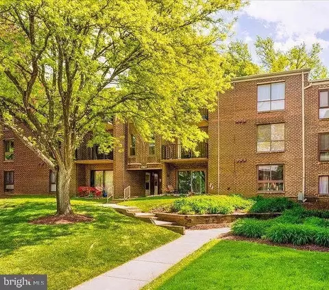 17807 Buehler Rd #126, Olney, MD 20832