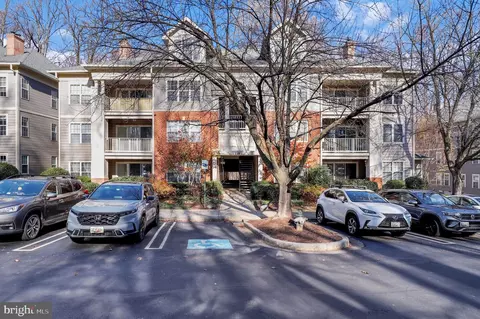 119 Timberbrook Ln #202, Gaithersburg, MD 20878