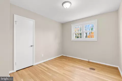 9710 Braddock Rd, Silver Spring, MD 20903 photo 14