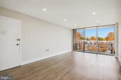 Living - 3904 Bel Pre Rd #3904-6, Silver Spring, MD 20906 photo 2 of 4