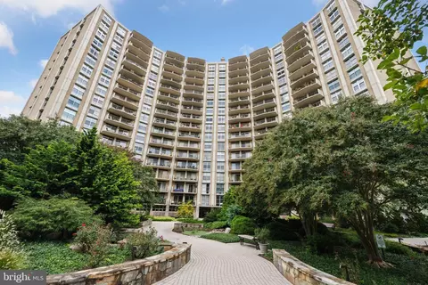 9039 Sligo Creek Pkwy #815, Silver Spring, MD 20901