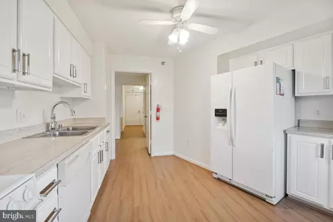 Entry Way - 14801 Pennfield Cir #401, Silver Spring, MD 20906 photo 3 of 3