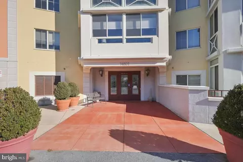 14801 Pennfield Cir #401, Silver Spring, MD 20906