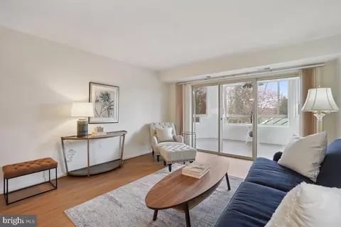 Living - 14801 Pennfield Cir #401, Silver Spring, MD 20906 photo 2 of 5