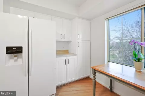Kitchen - 14801 Pennfield Cir #401, Silver Spring, MD 20906 photo 3 of 3
