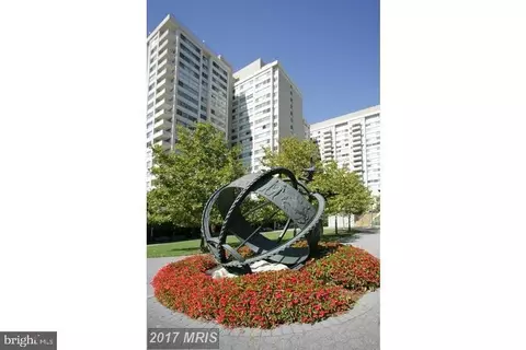 4515 Willard Ave #1510S, Chevy Chase, MD 20815